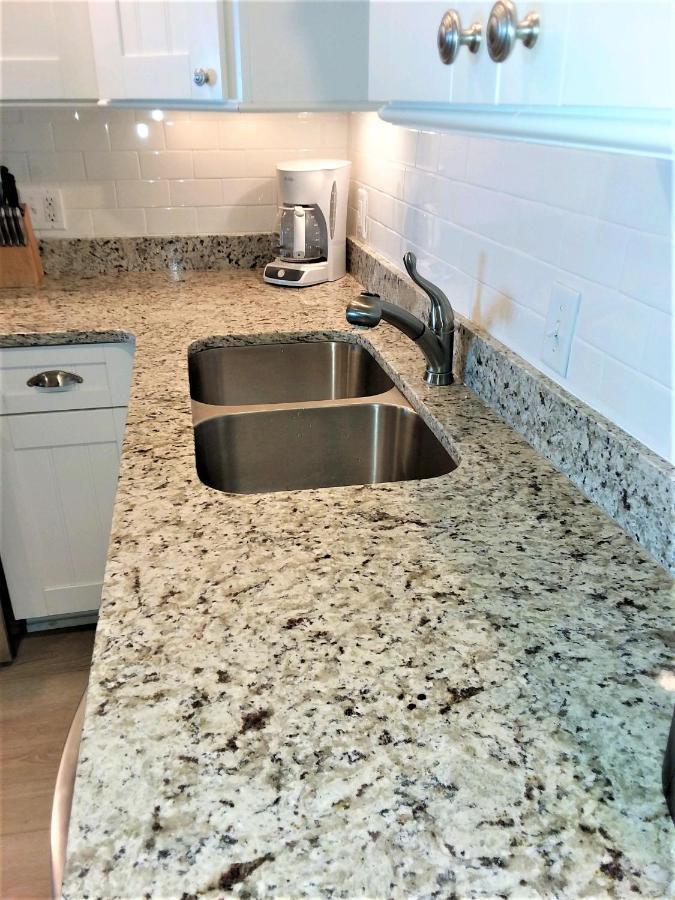 Direct Oceanfront Private Villa Overlooking Pool/Beach - South Forest Beach - Right Next To Coligny Plaza ヒルトンヘッドアイランド エクステリア 写真
